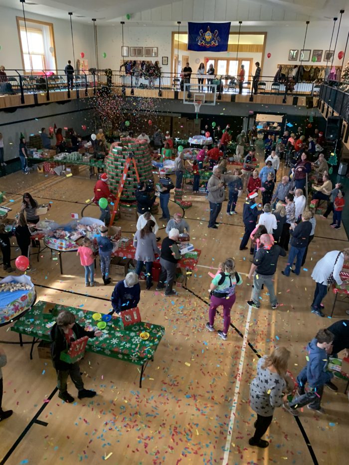 Sequim crafter fills 43 Operation Christmas Child shoebox gifts | Peninsula  Daily News